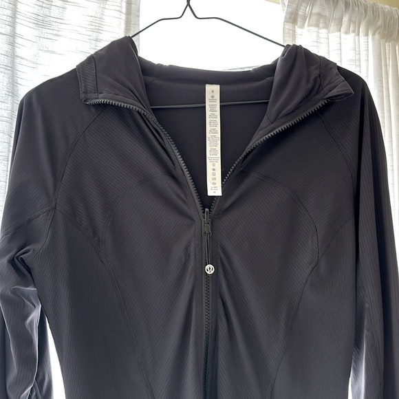 Lululemon In Flux Jacket - Picture 4 of 8